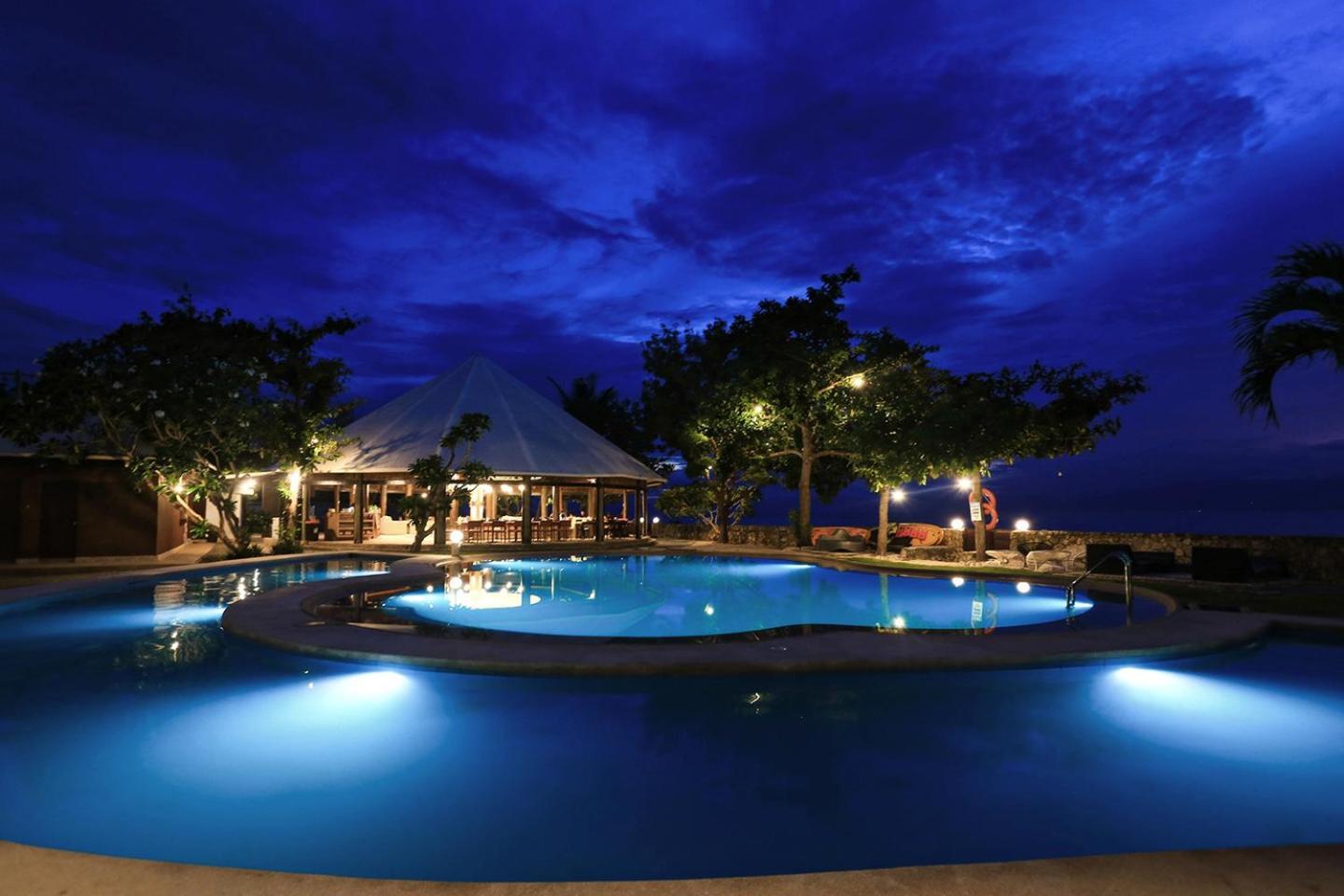 Club Serena Resort Moalboal Exterior photo